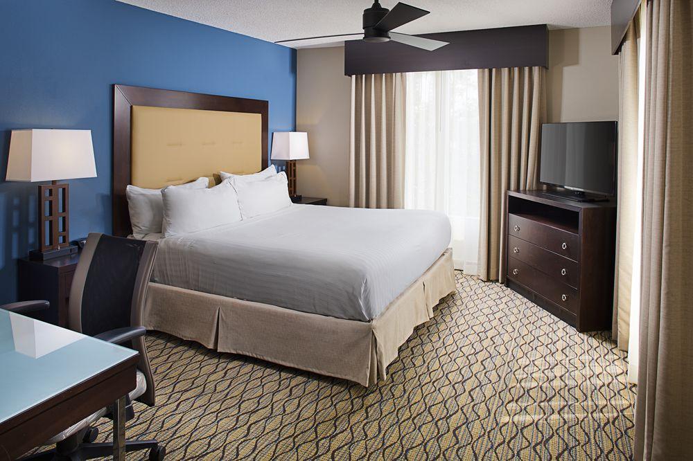 Holiday Inn Express Hotel & Suites Auburn - University Area By Ihg Exterior photo