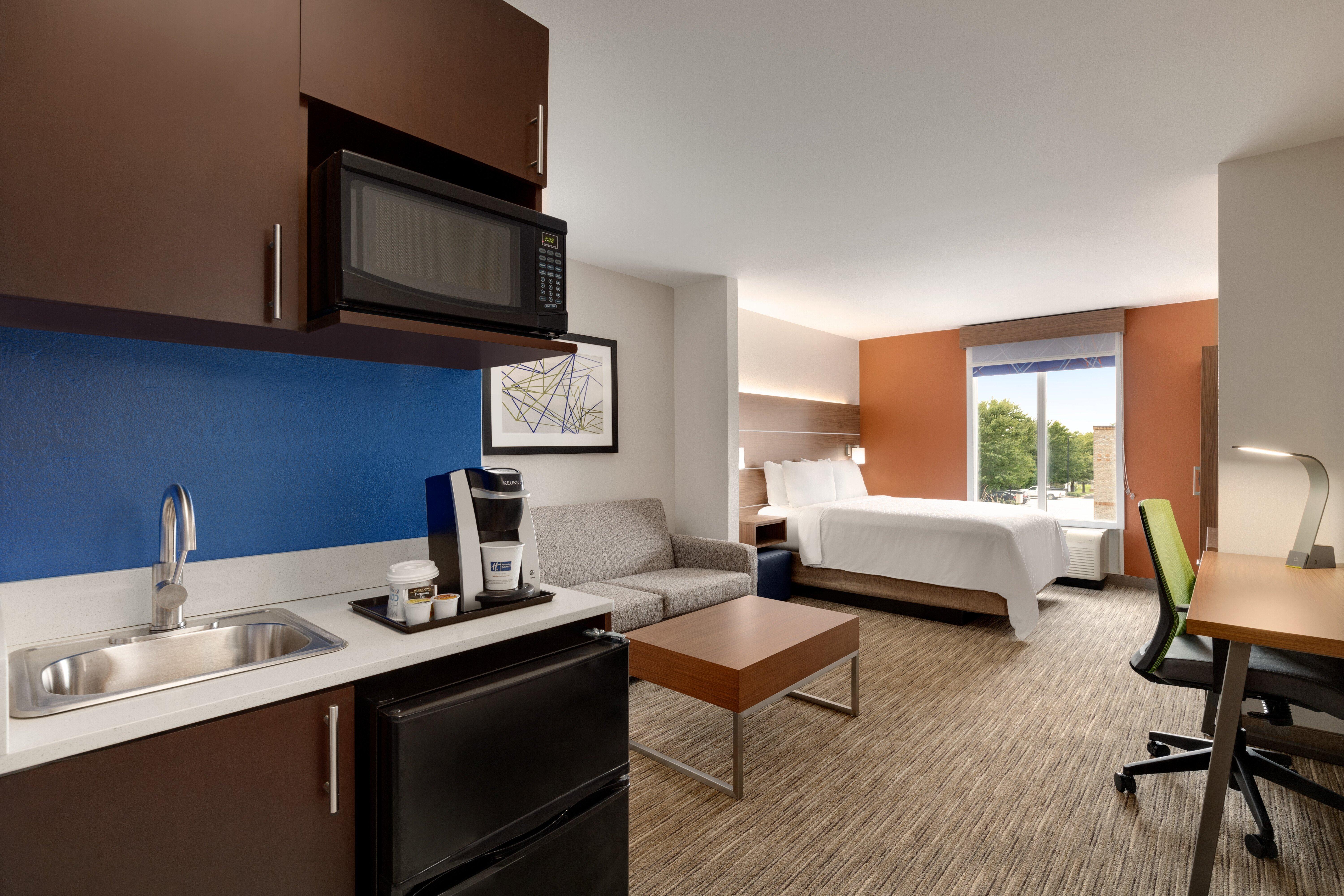 Holiday Inn Express Hotel & Suites Auburn - University Area By Ihg Exterior photo