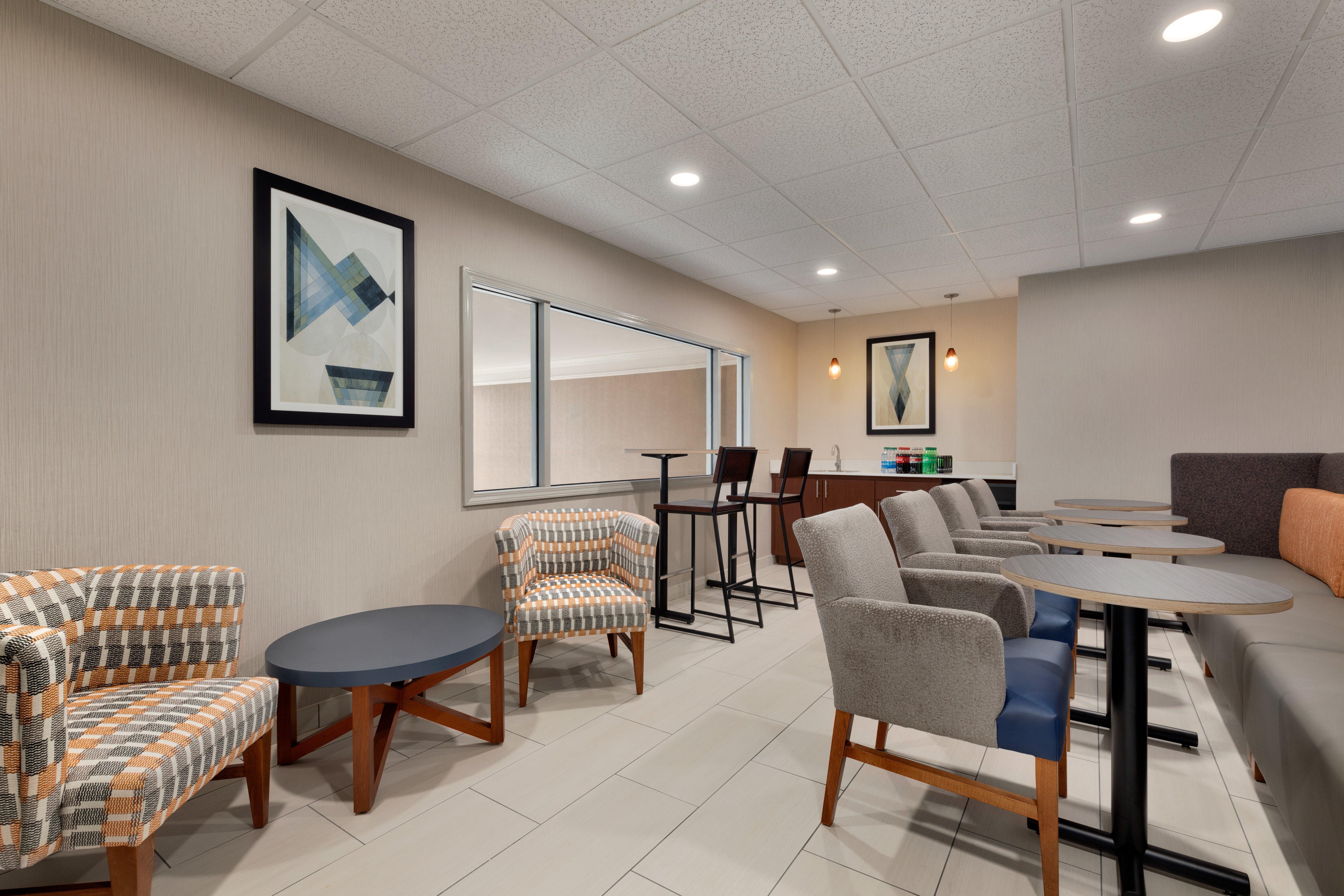 Holiday Inn Express Hotel & Suites Auburn - University Area By Ihg Exterior photo