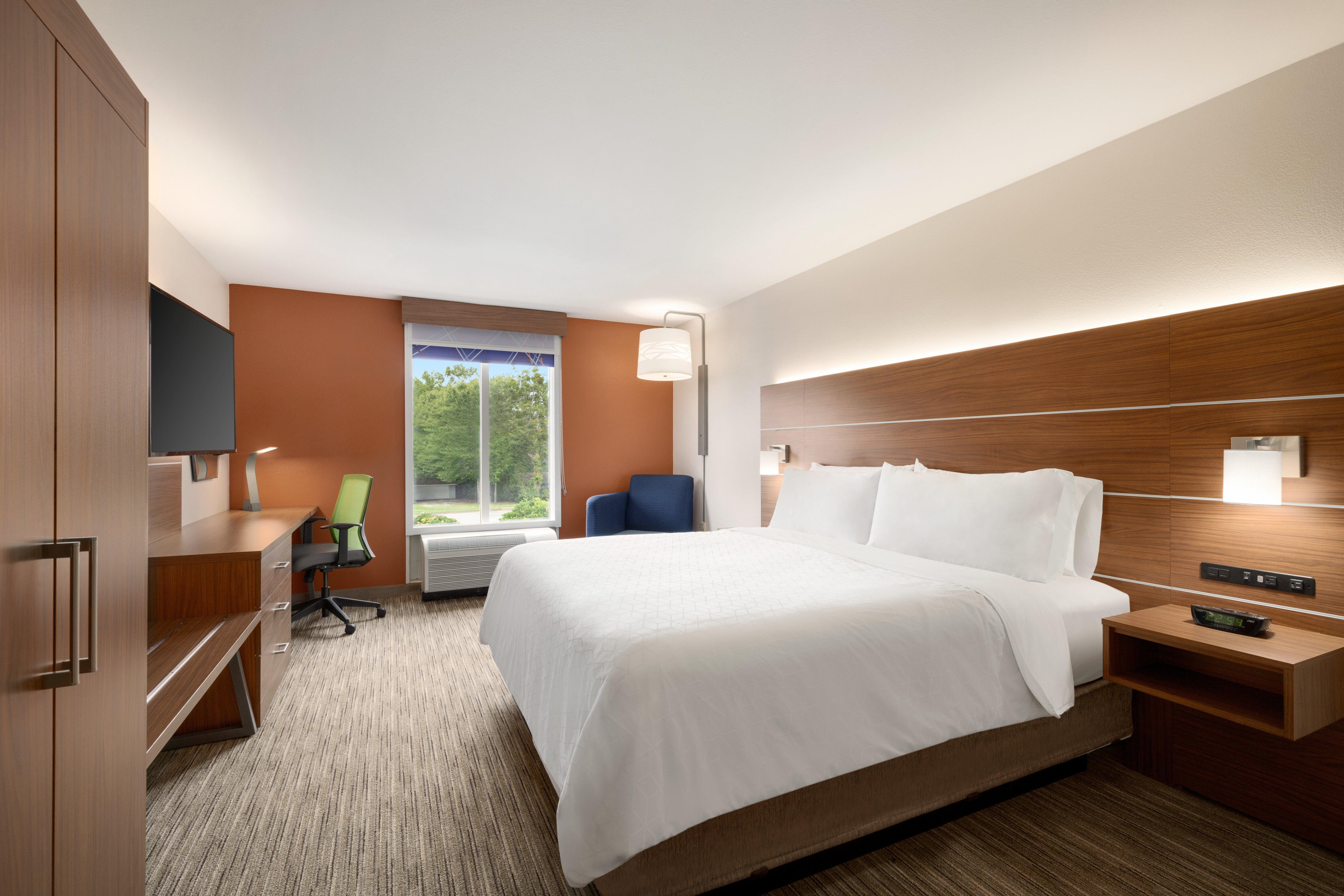 Holiday Inn Express Hotel & Suites Auburn - University Area By Ihg Exterior photo